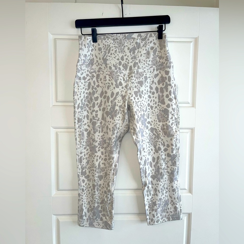 Lululemon Gray Align Cropped 21” Size 10